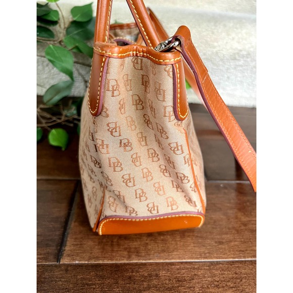 Dooney & Bourke vintage signature handbag - Picture 4 of 10